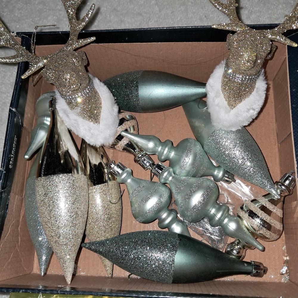 Glittery Reindeer and Ornament Set